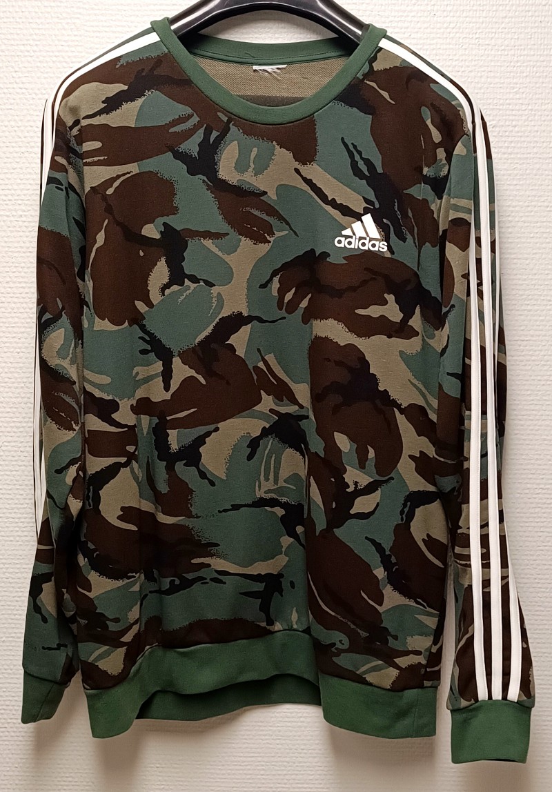 Camouflage collegepaita