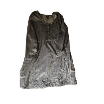 Harmaa pitkä veluurimekko