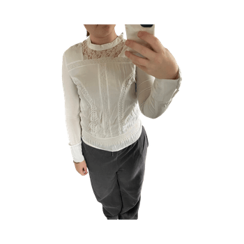 Valkoinen pitsipusero