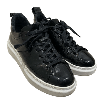 Pavement sneakers