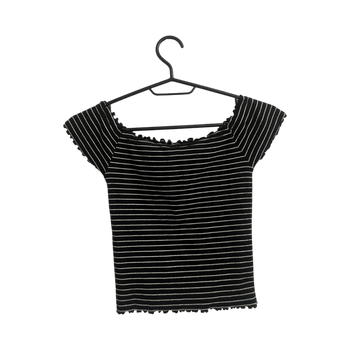 Raidallinen off-shoulder toppi