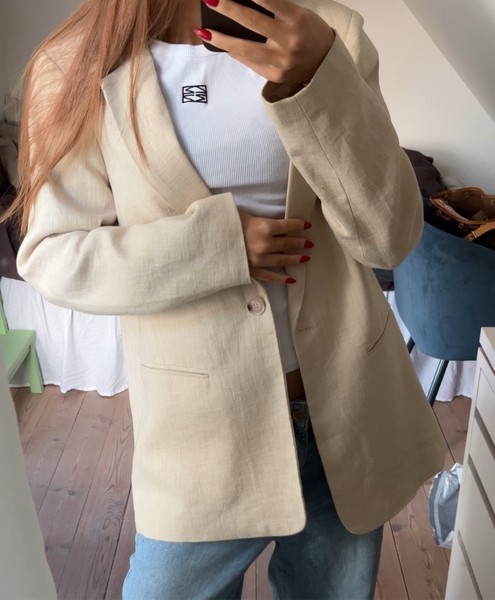 Neo Noir beige blazer
