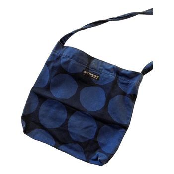 Sininen Marimekko kangaskassi
