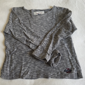 Grey long sleeve sweater