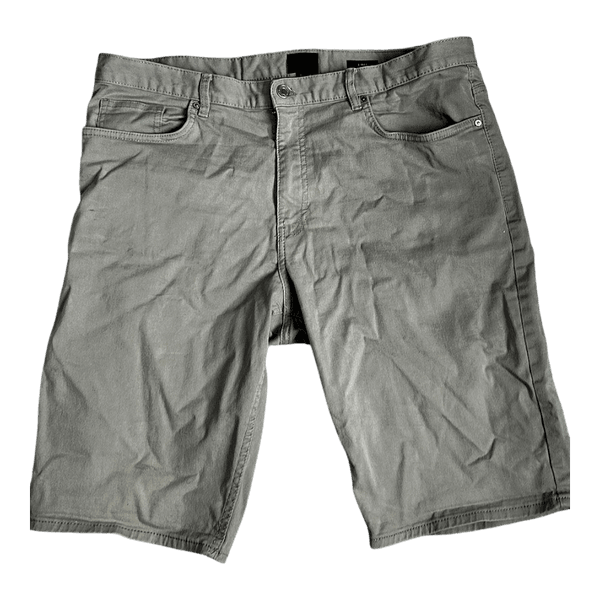 Khaki shortsit