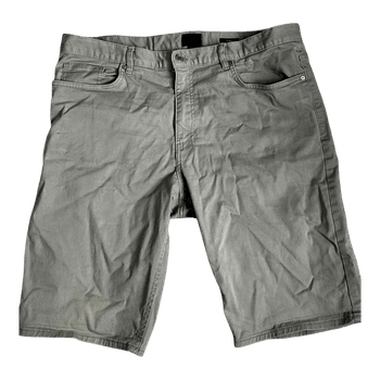 Khaki shortsit