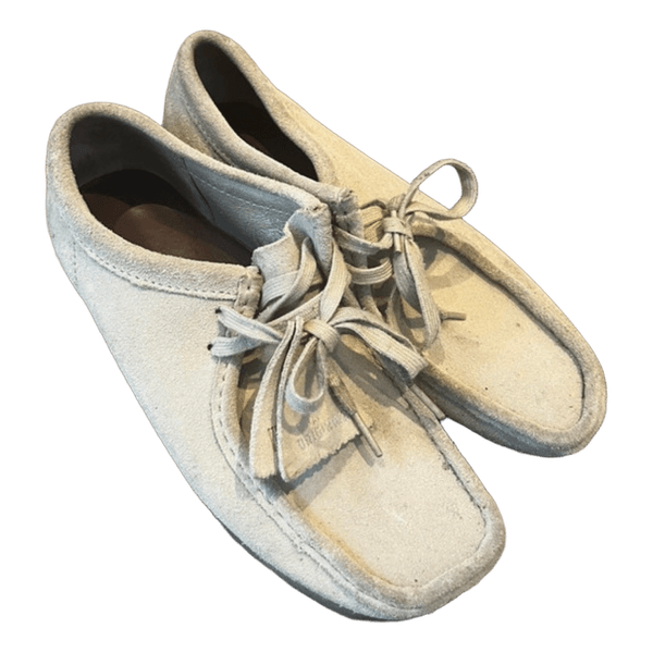 Beige ruskind loafers