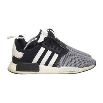 Sports shoes