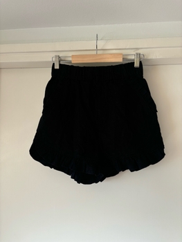 Mustat pellavashortsit xs