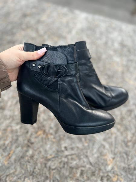 Tamaris black ankle boots