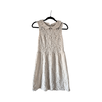 Luonnonvalkoine pitsimekko