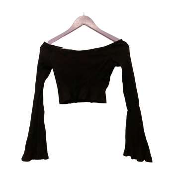 Mustat off-shoulder crop top