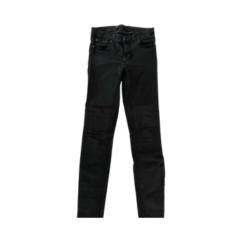 Musta skinny-farkut