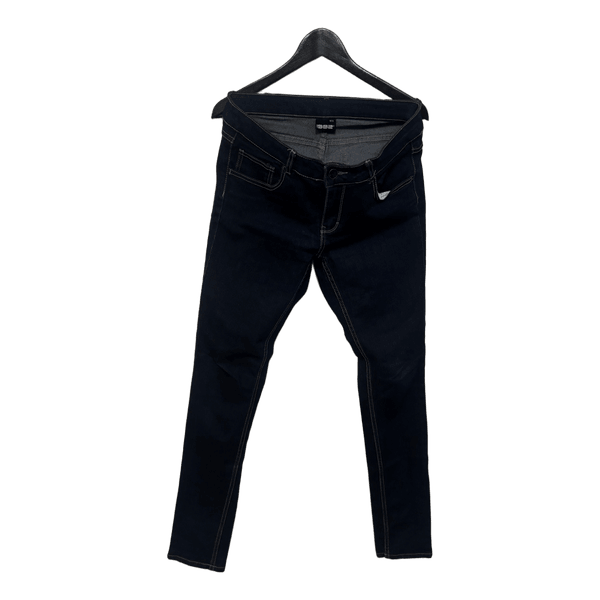 Tummansiniset farkut