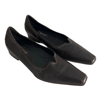 Brown leather ballet flats