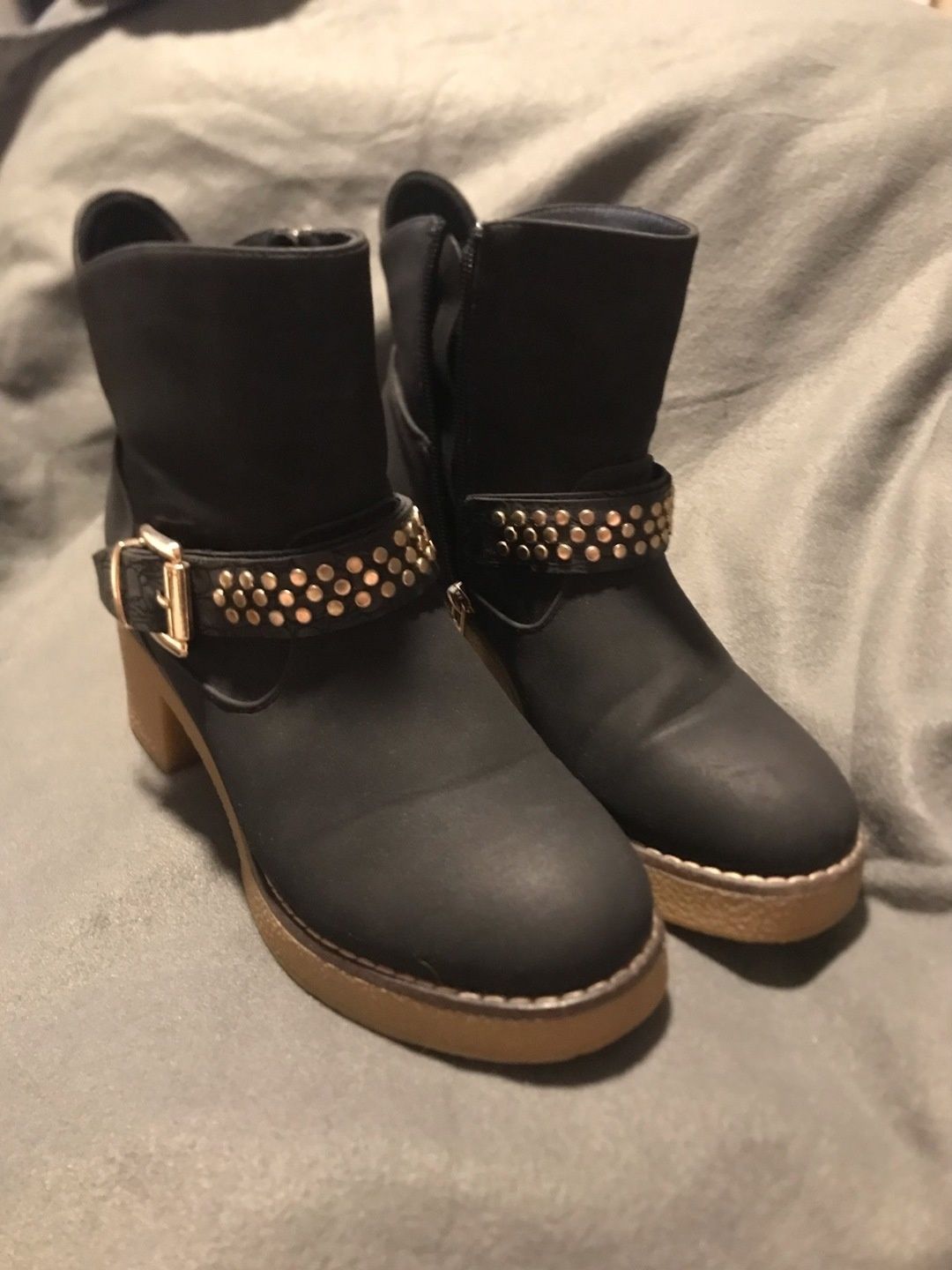 Sowhat boots