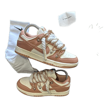 Nike Dunk Low sneakers