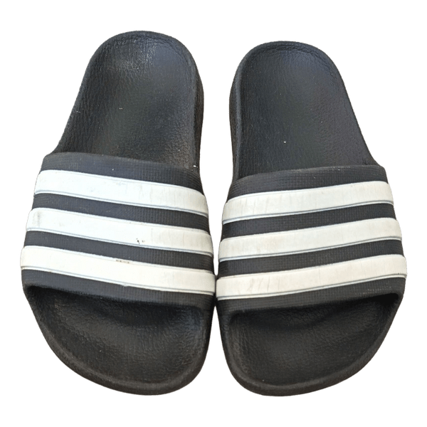 Adidas sandaalit
