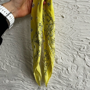 Yellow Scarf 