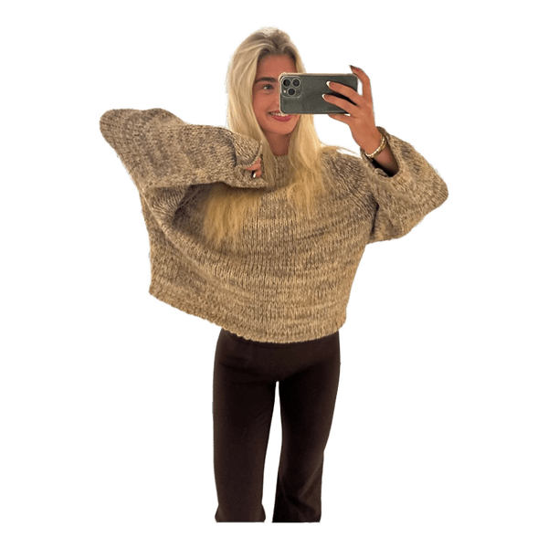 Beige oversized striktrøje