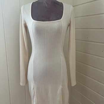 Beige knitted long sleeve dress