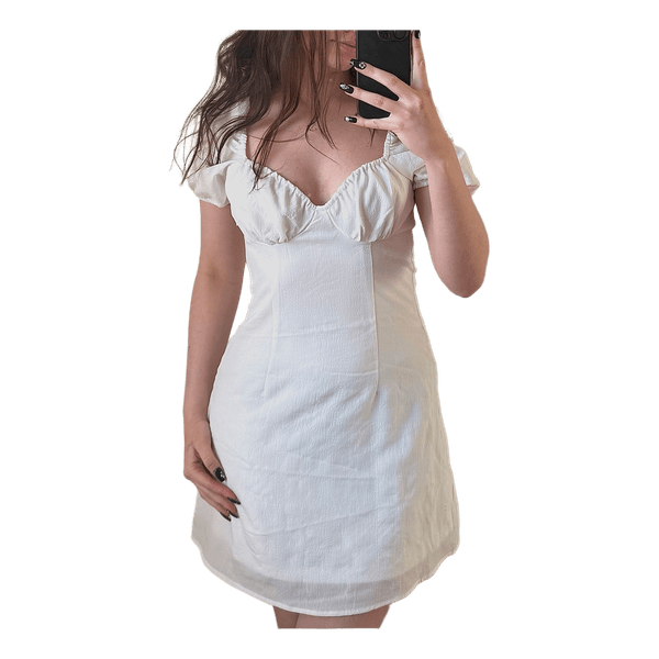 White puff sleeve dress