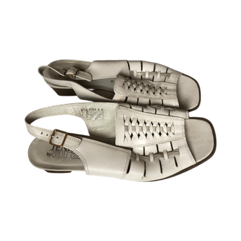 beiget nahkaiset avokkaat