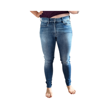 Siniset skinny-farkut