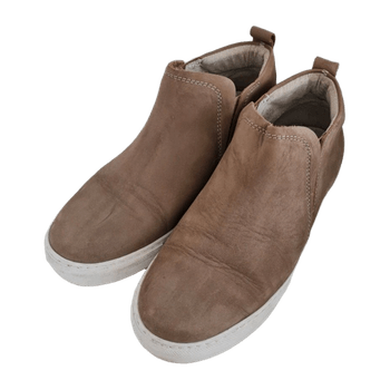 Second female shoes