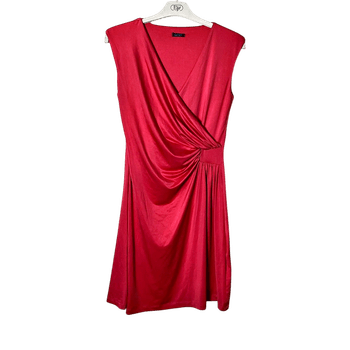 Italialainen pinkki mekko