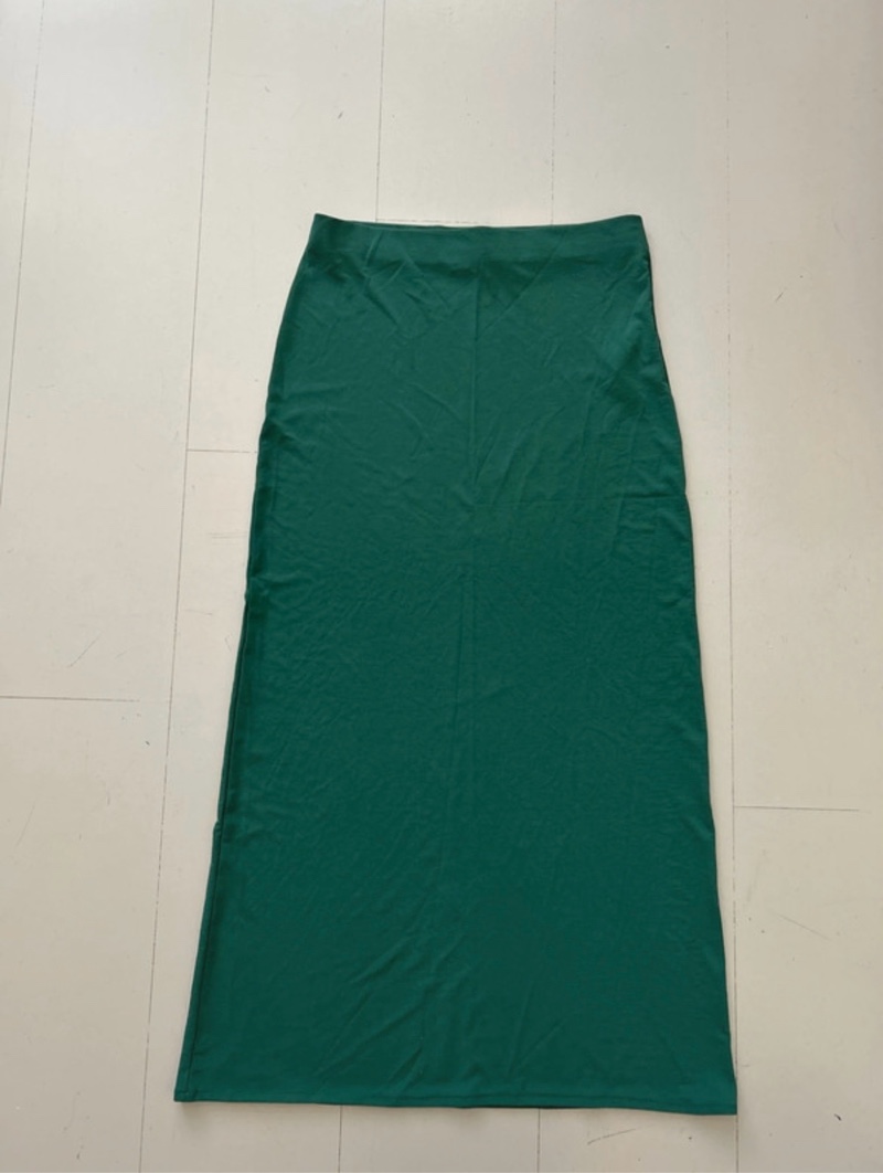 Pull & Bear Green Skirt / Size M
