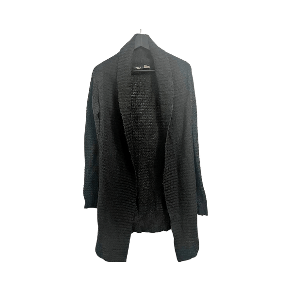 Musta neulecardigan