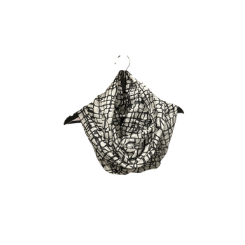 Black white patterned scarf