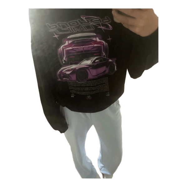 Musta huppari autoprintillä