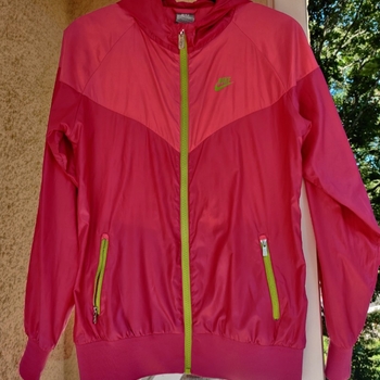 Nike Sportswear tuulitakki, koko XL (158–170 cm)