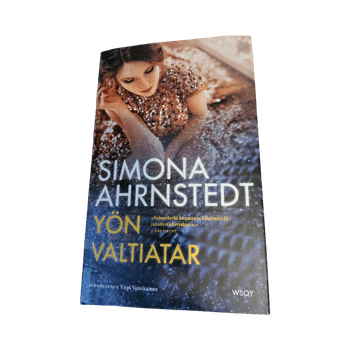 Simona Ahrnstedt:Yön valtiatar