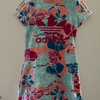 Adidas-mekko, 164 cm