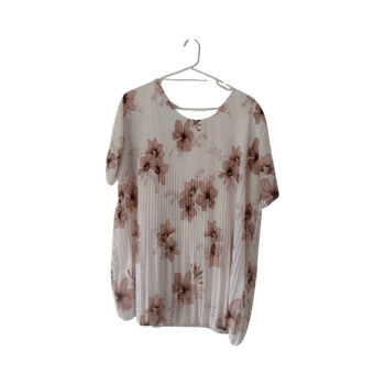 Floral plus sized pleated blouse