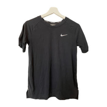 Nike top