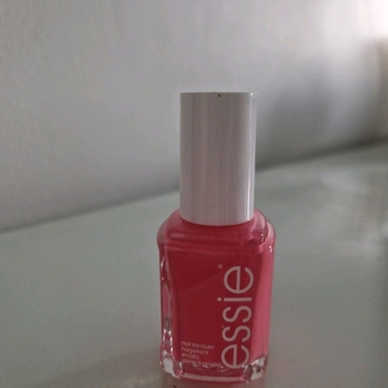 Essien "Blossom N' Besties" -kynsilakka