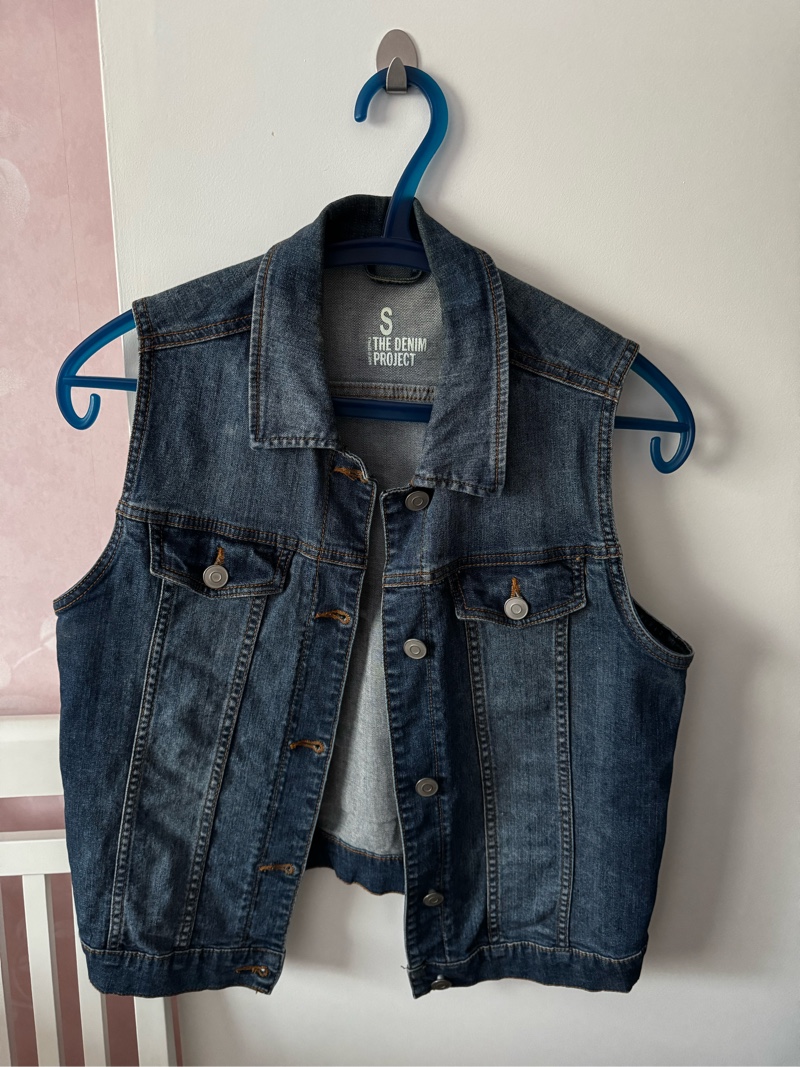 Denim vest / size S 