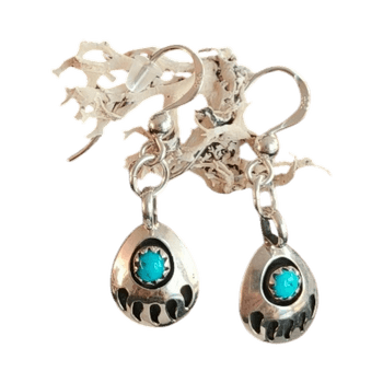 Karhun tassut Navajo jewelry 