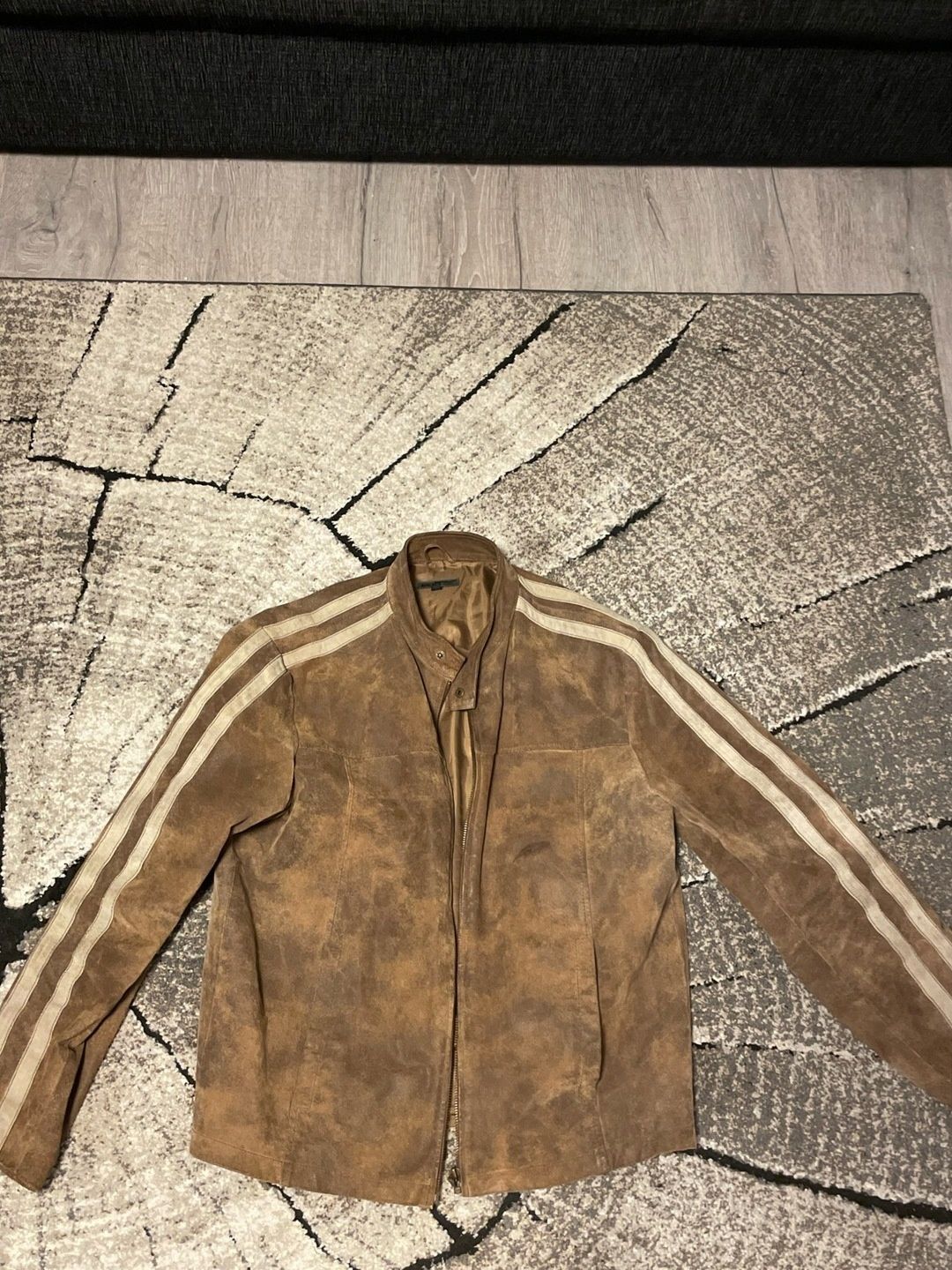 Subscribe coat