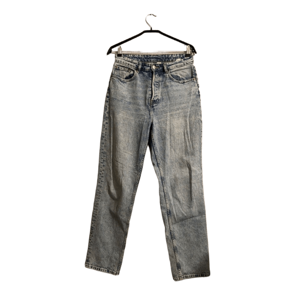Blue high-waist jeans