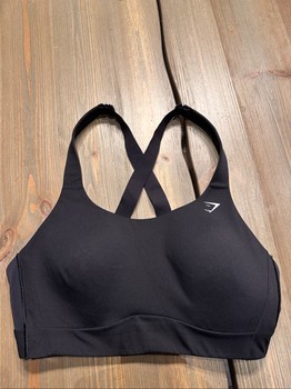 Mustat Gymshark urheiluliivit