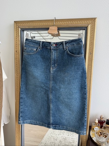 Tommy Hilfiger denim skirt