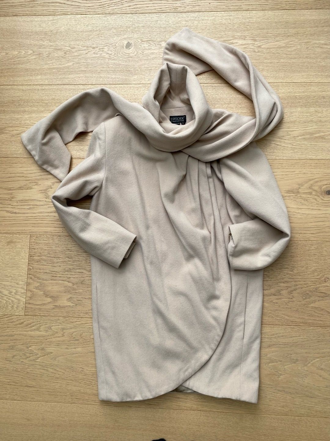 Episode coat