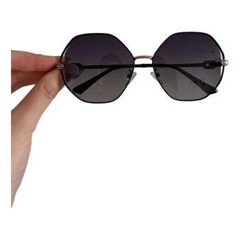 Black hexagonal polarized sunglasses