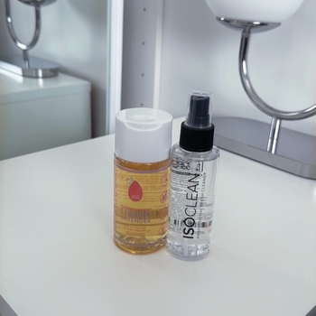 Brush cleansers