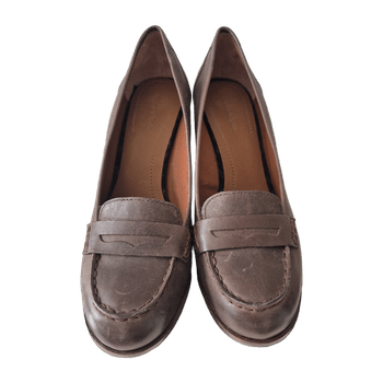 Ruskeat nahkaiset loafersit